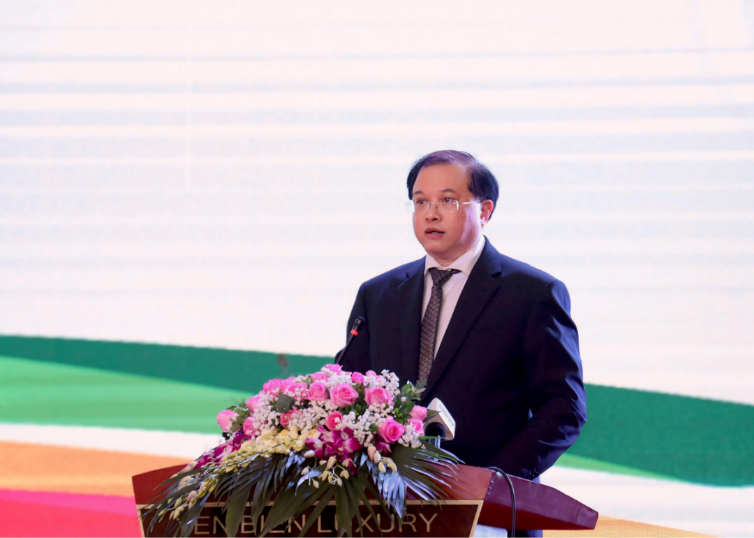 Thứ trưởng Bộ Văn hóa, Thể thao và Du lịch Tạ Quang Đông phát biểu tại hội thảo.